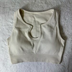 Ribbed Seamless Keyhole Sports Bra Medium Cream Athletic Crop